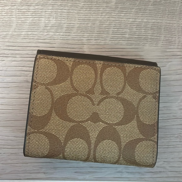 Coach New Small Wallet In Signature Canvas - Picture 3 of 10